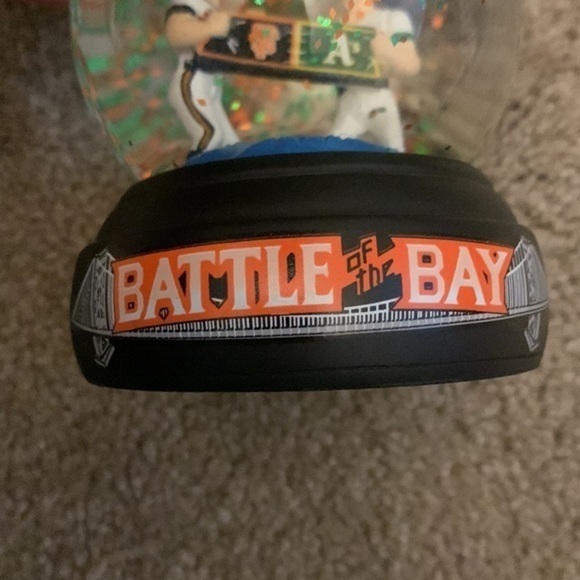 Battle of the Bat Baseball Snowglobe Giants A’s - Picture 4 of 5